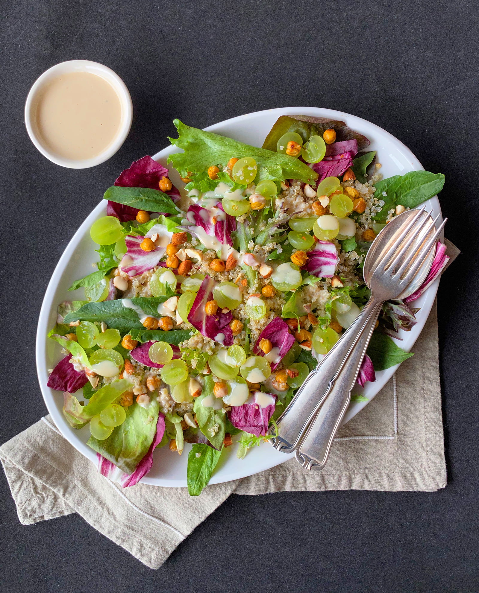 grape-salad-with-quinoa-and-crispy-chickpeas